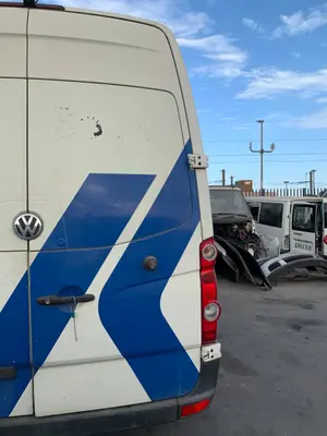 Foto de PUERTA TRASERA DERECHA VOLKSWAGEN CRAFTER FURGÓN (2E) 2.5 TDI DPF (109 CV / 80 KW)