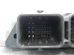 Foto de CENTRALITA MOTOR UCE CITROEN GRAND C4 PICASSO 1.6 16V HDi FAP (109 CV / 80 KW) referencia 9663786980 foto 3