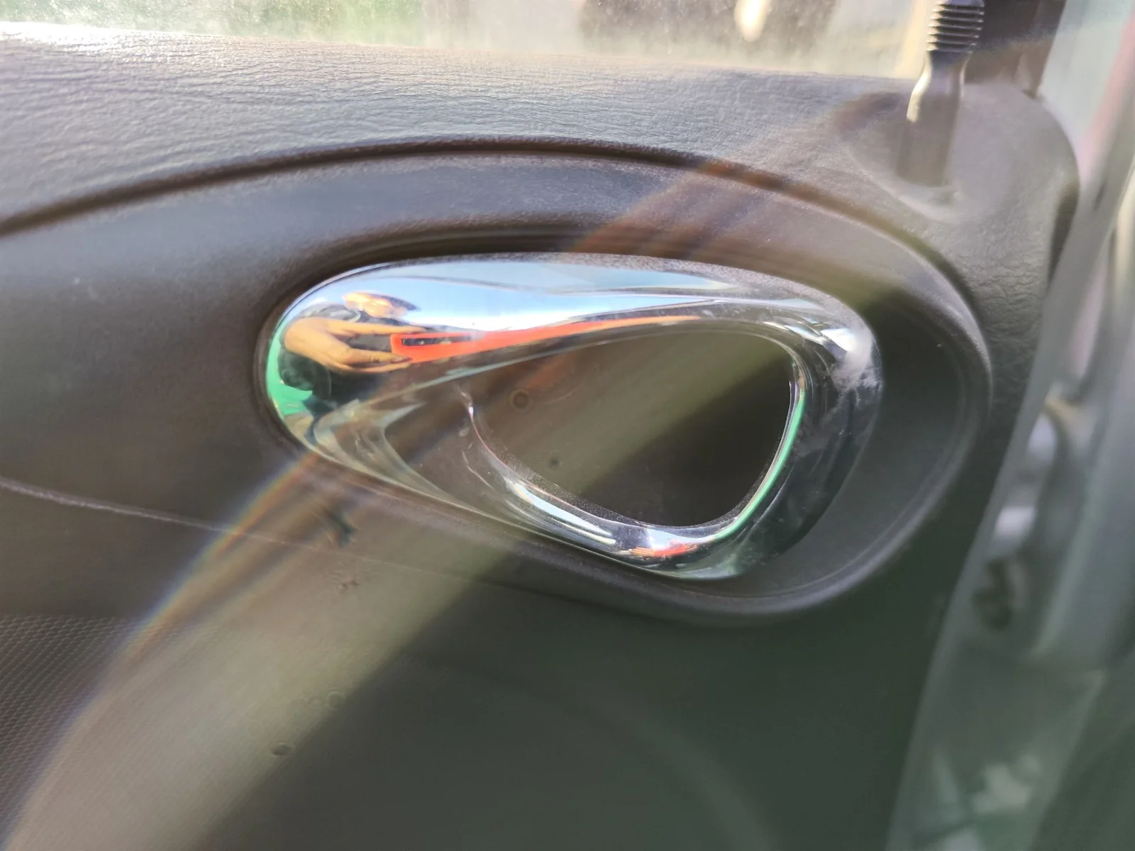 Foto de MANETA INTERIOR TRASERA IZQUIERDA CHRYSLER PT CRUISER 2.2 CRD CAT (121 CV / 89 KW)