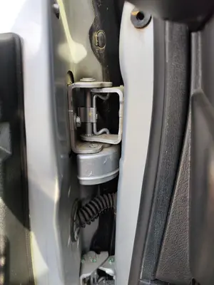 Foto de RETENEDOR PUERTA PEUGEOT 207 1.6 16V HDi (90 CV / 66 KW)
