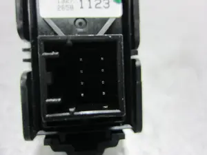 Foto de INTERRUPTOR OPEL INSIGNIA BERLINA 2.0 CDTI CAT (131 CV / 96 KW) referencia 13271123 foto 4