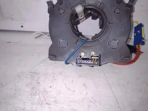 Foto de ANILLO AIRBAG OPEL CORSA C 1.2 16V CAT (Z 12 XE / LW4) (75 CV / 55 KW) referencia 24459849 foto 2