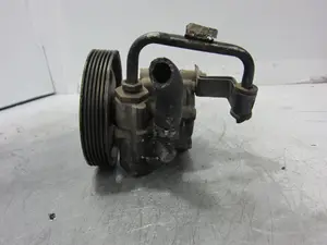 Foto de BOMBA DIRECCION CITROEN C5 BERLINA referencia 9636086680 foto 3