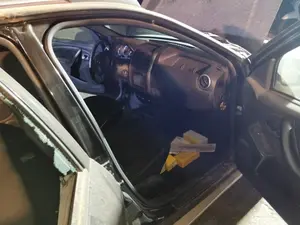 Foto de GOMAS CONTORNO PUERTA DACIA DUSTER I 1.2 16V TCE CAT (125 CV / 92 KW)