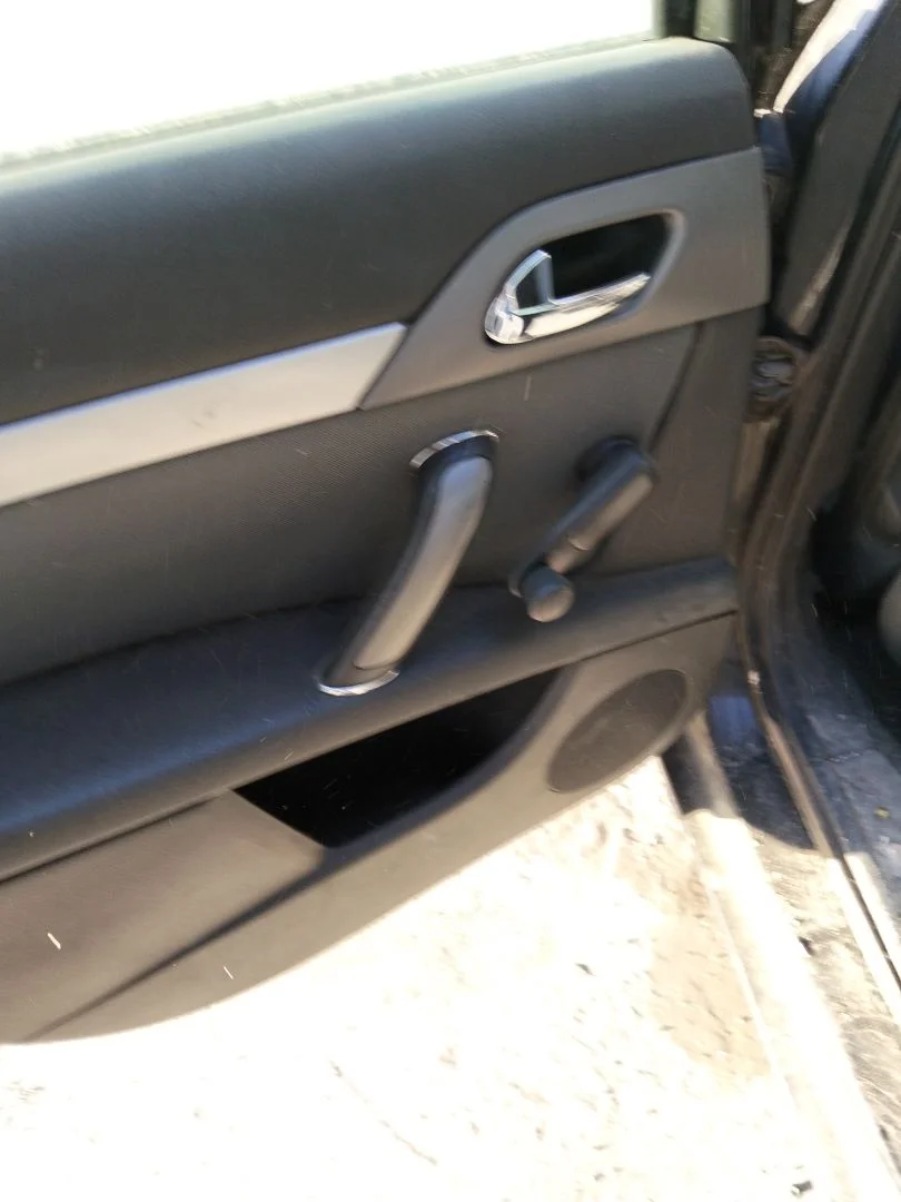 Foto de MANETA ELEVALUNAS TRASERA IZQUIERDA PEUGEOT 407 1.6 HDi FAP CAT (9HZ / DV6TED4) (109 CV / 80 KW)
