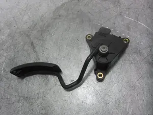 Foto de POTENCIOMETRO PEDAL RENAULT CLIO III 1.2 (75 CV / 55 KW) referencia 8200297342 foto 2