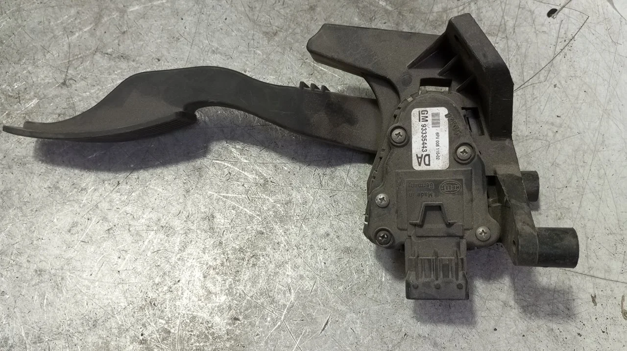 Foto de POTENCIOMETRO PEDAL OPEL MERIVA 1.7 16V CDTI (101 CV / 74 KW) referencia 93335443