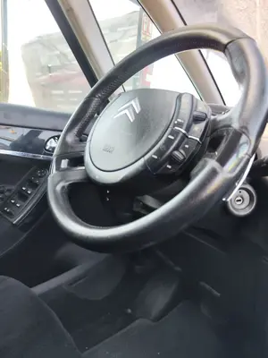 Foto de VOLANTE CITROEN GRAND C4 PICASSO 1.6 16V HDi FAP (109 CV / 80 KW) foto 4