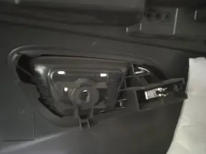 Foto de MANETA INTERIOR TRASERA IZQUIERDA FORD FOCUS BERLINA (CEW) 1.0 EcoBoost CAT (125 CV / 92 KW) referencia AM51U22601BEW foto 2