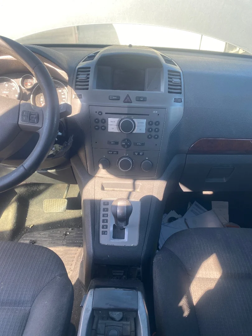 Foto de CONSOLA CENTRAL OPEL ZAFIRA B 1.9 CDTI (120 CV / 88 KW)