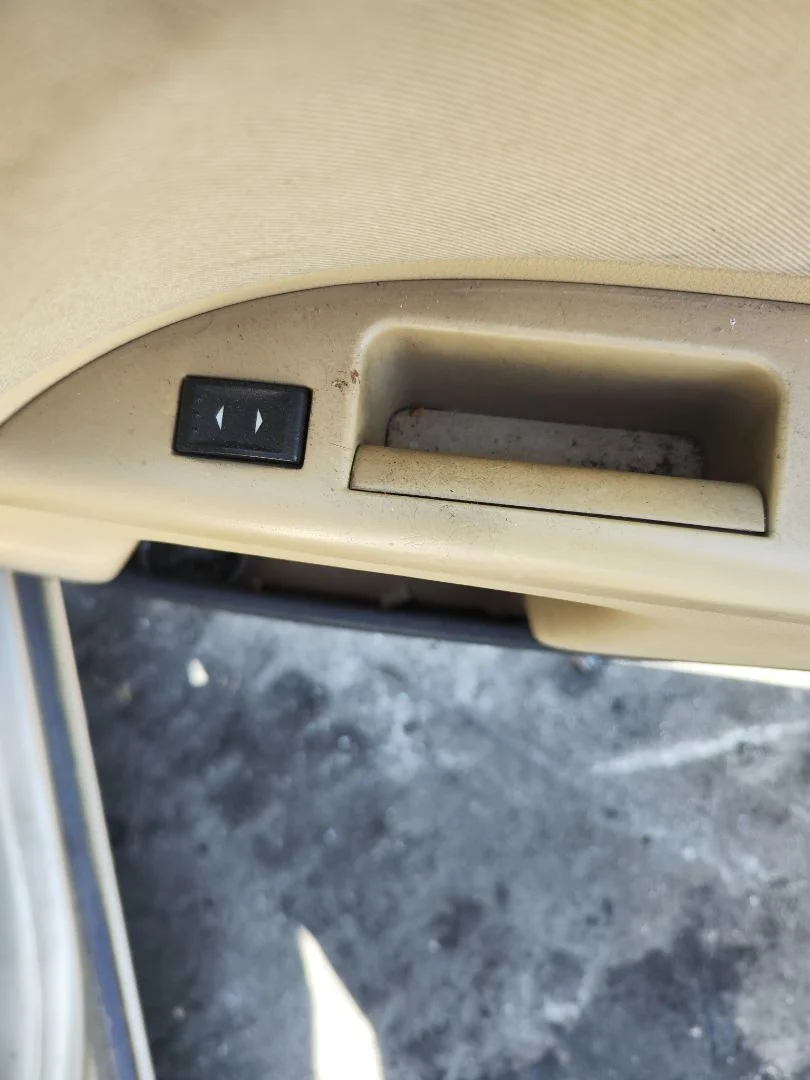 Foto de MANDO ELEVALUNAS TRASERO DERECHO FORD MONDEO BERLINA (GE) 2.0 TDCi CAT (131 CV / 96 KW)