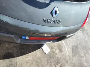 Foto de PANEL TRASERO RENAULT MEGANE II BERLINA 5P 1.5 dCi Diesel (101 CV / 74 KW)