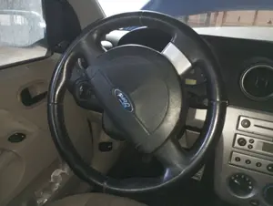 Foto de VOLANTE FORD FIESTA (CBK) 1.25 16V CAT (69 CV / 51 KW) referencia 1232942 foto 2