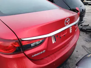 Foto de PORTON TRASERO MAZDA 6 BERLINA (GJ) 2.2 Turbodiesel CAT (175 CV / 129 KW)