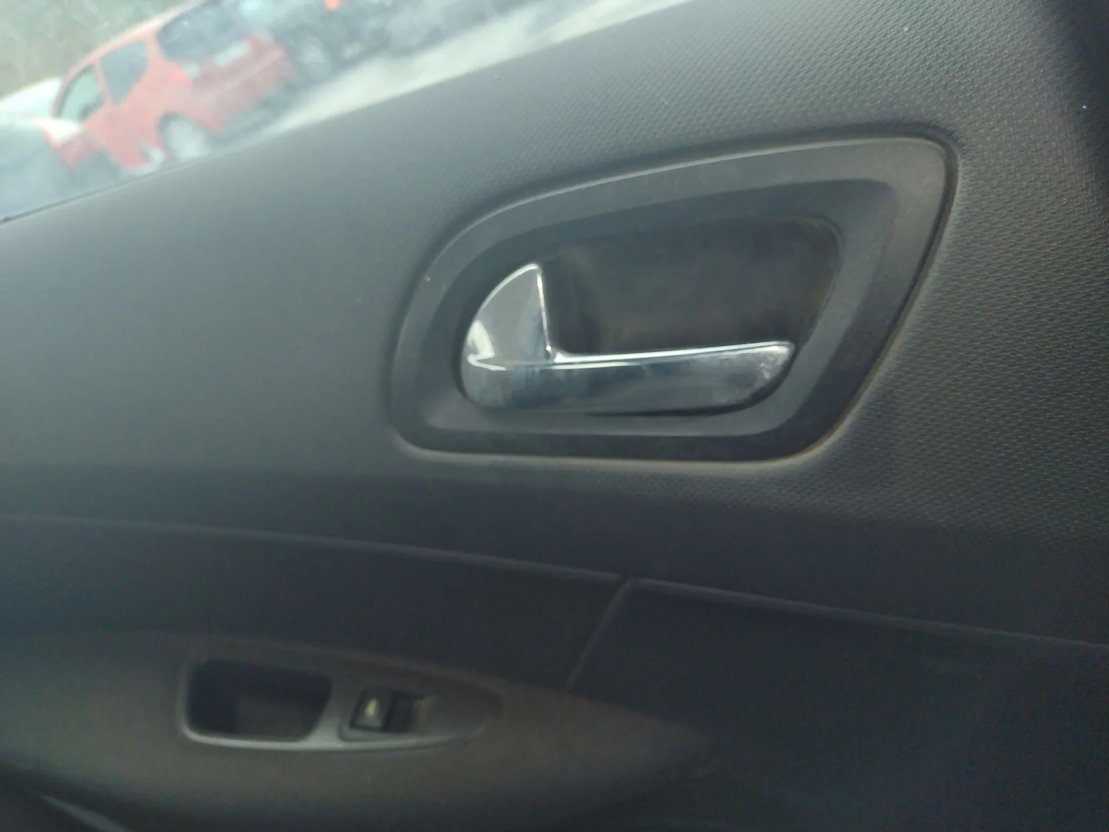 Foto de MANETA INTERIOR TRASERA IZQUIERDA PEUGEOT 308 1.6 16V HDi (90 CV / 66 KW)