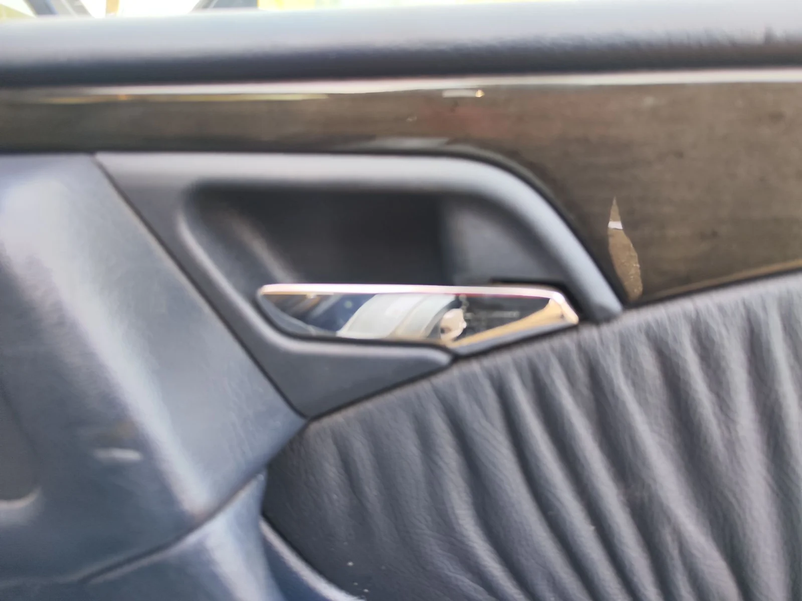 Foto de MANETA INTERIOR TRASERA DERECHA MERCEDES-BENZ CLASE E (BM 210) BERLINA 3.0 Turbodiesel CAT (177 CV / 130 KW) referencia A2107660264 FKZ