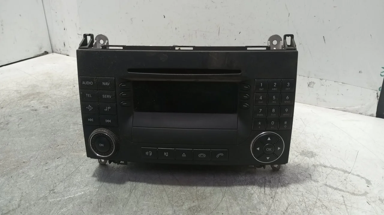 Foto de SISTEMA AUDIO / RADIO CD MERCEDES-BENZ CLASE A (BM 169) 2.0 CDI CAT (140 CV / 103 KW) referencia A1698205089