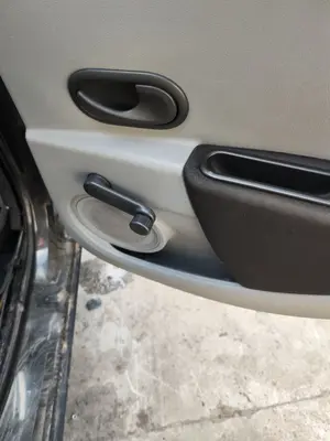 Foto de ELEVALUNAS TRASERO DERECHO RENAULT CLIO III 1.2 16V (75 CV / 55 KW)