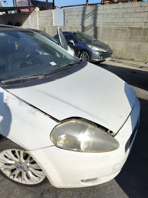 Foto de CAPO FIAT GRANDE PUNTO (199) 1.4 (95 CV / 70 KW) referencia 0051701140 foto 4