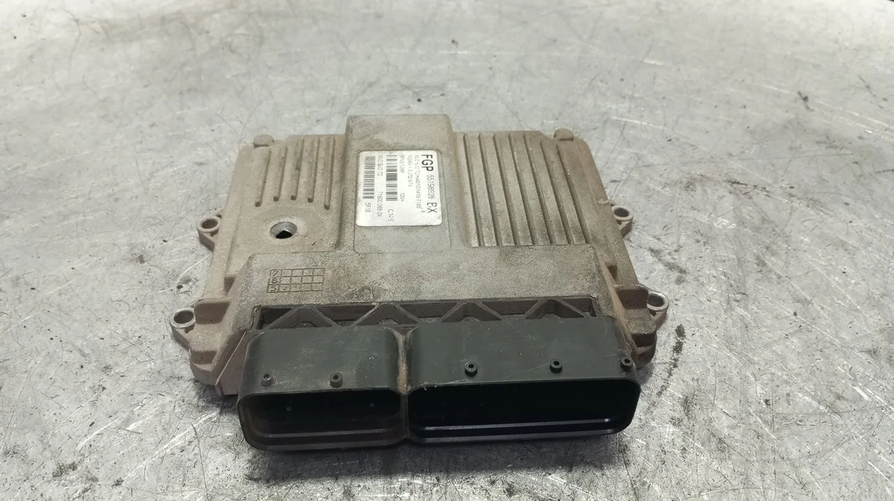 Foto de CENTRALITA MOTOR UCE OPEL TIGRA TWIN TOP 1.3 16V CDTI CAT (Z 13 DT / LN9) (69 CV / 51 KW) referencia 55198928