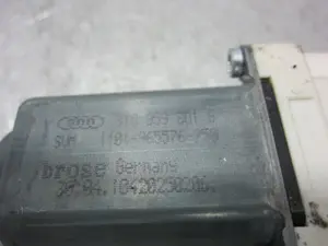 Foto de MOTOR ELEVALUNAS DELANTERO IZQUIERDO AUDI A5 CABRIOLET (8F7) 2.7 V6 24V TDI (190 CV / 140 KW) referencia 8T0959801B foto 3