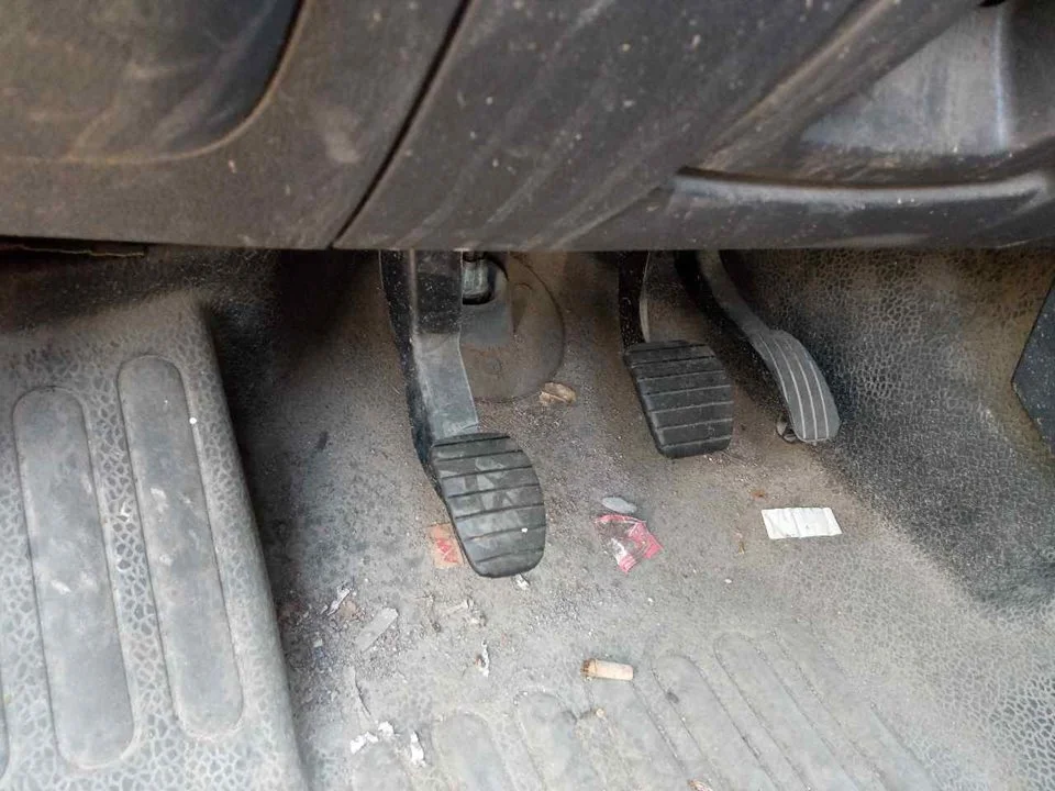 Foto de PEDAL FRENO NISSAN NV400 FURGON (X62) 2.3 dCi Diesel CAT (125 CV / 92 KW)