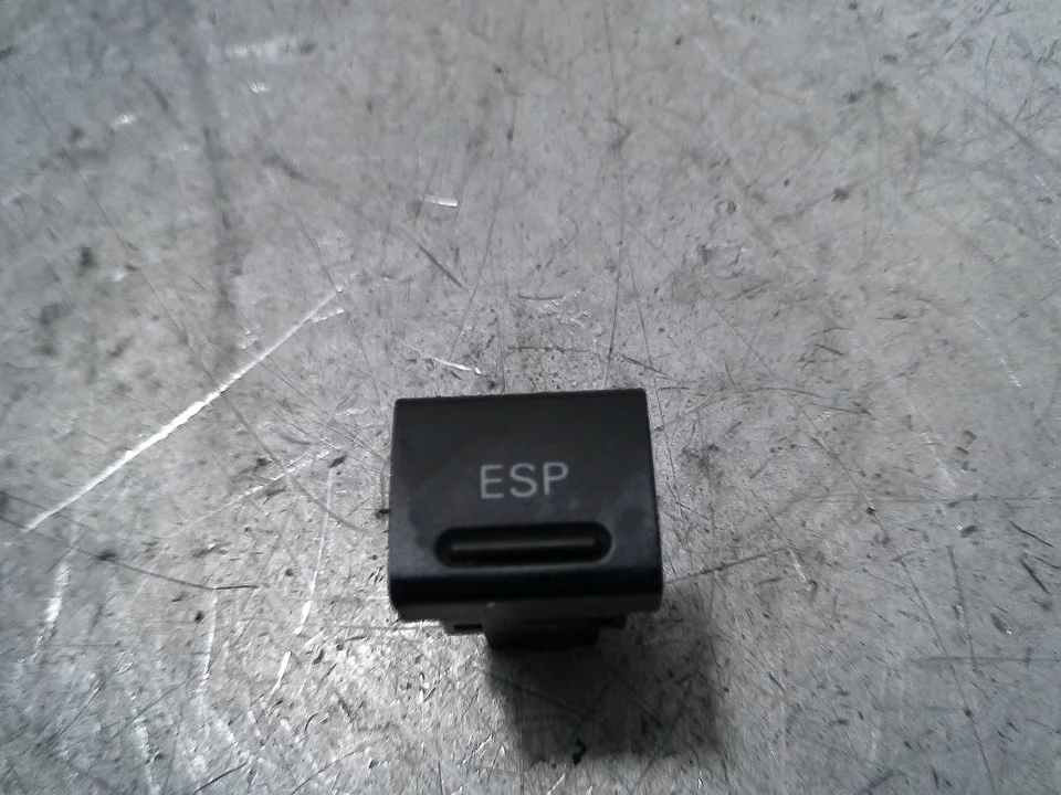 Foto de INTERRUPTOR AUDI A3 (8L) 1.9 TDI (101 CV / 74 KW) referencia 8L0927134C