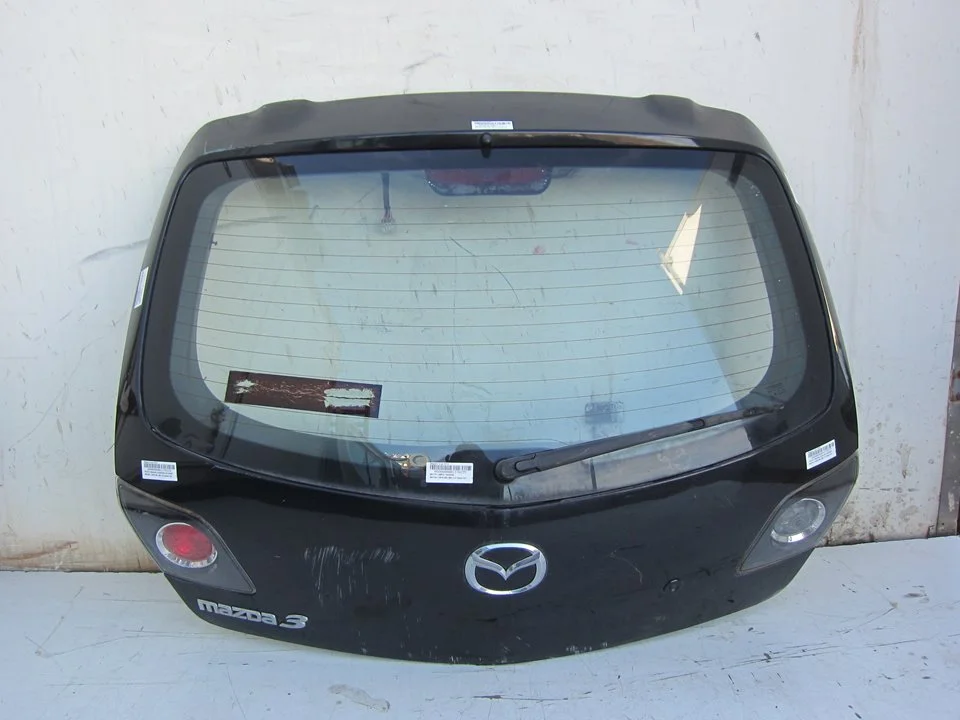 Foto de NO IDENTIFICADO MAZDA 3 BERLINA (BK) 2.0 Diesel CAT (143 CV / 105 KW)