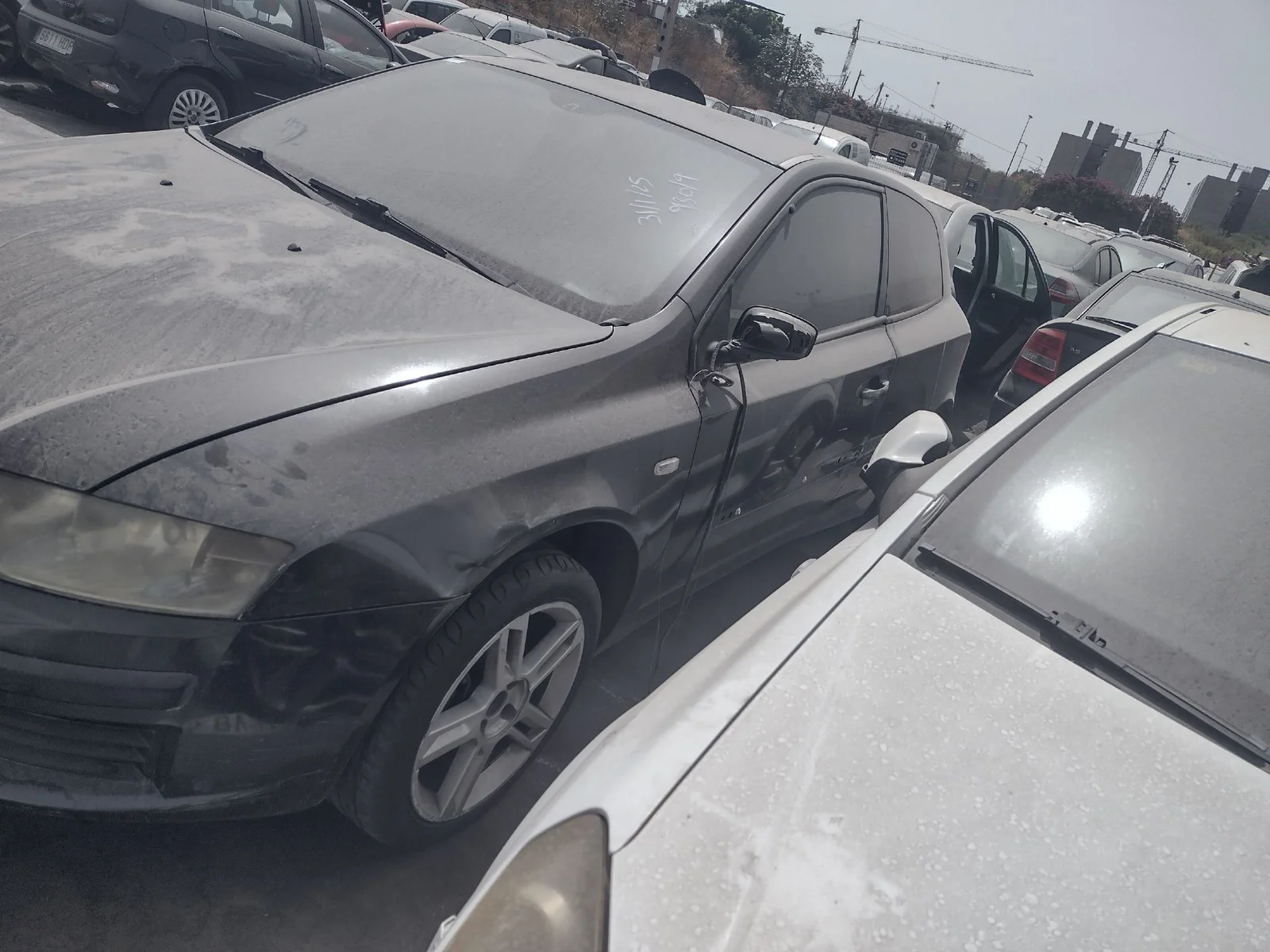 Foto de FARO ANTINIEBLA IZQUIERDO FIAT STILO (192) 1.9 JTD CAT (116 CV / 85 KW)