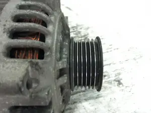 Foto de ALTERNADOR NISSAN MICRA (K11) 1.0 16V CAT (54 CV / 40 KW) referencia 231005F600 foto 3