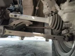 Foto de BRAZO SUSPENSION DELANTERO IZQUIERDO SEAT IBIZA (6K1) 1.4  (60 CV / 44 KW)