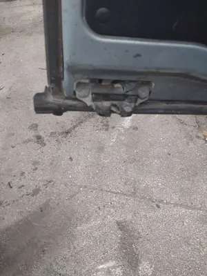 Foto de CERRADURA PUERTA TRASERA IZQUIERDA PEUGEOT PARTNER (S2) 1.9 Diesel (69 CV / 51 KW)