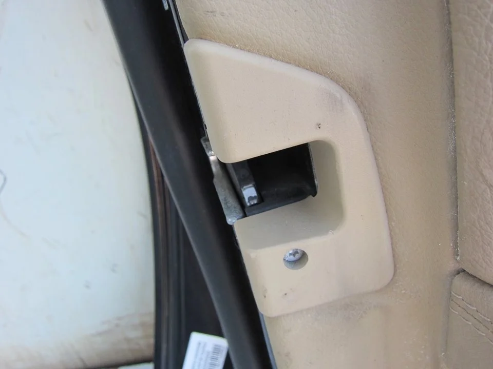 Foto de CERRADURA PUERTA DELANTERA IZQUIERDA MERCEDES-BENZ CLS (BM 219) 3.0 CDI CAT (224 CV / 165 KW)