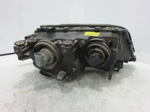 Foto de FARO IZQUIERDO BMW SERIE 3 BERLINA (E46) 2.0 16V Diesel CAT (136 CV / 100 KW) referencia 0301089205 foto 5