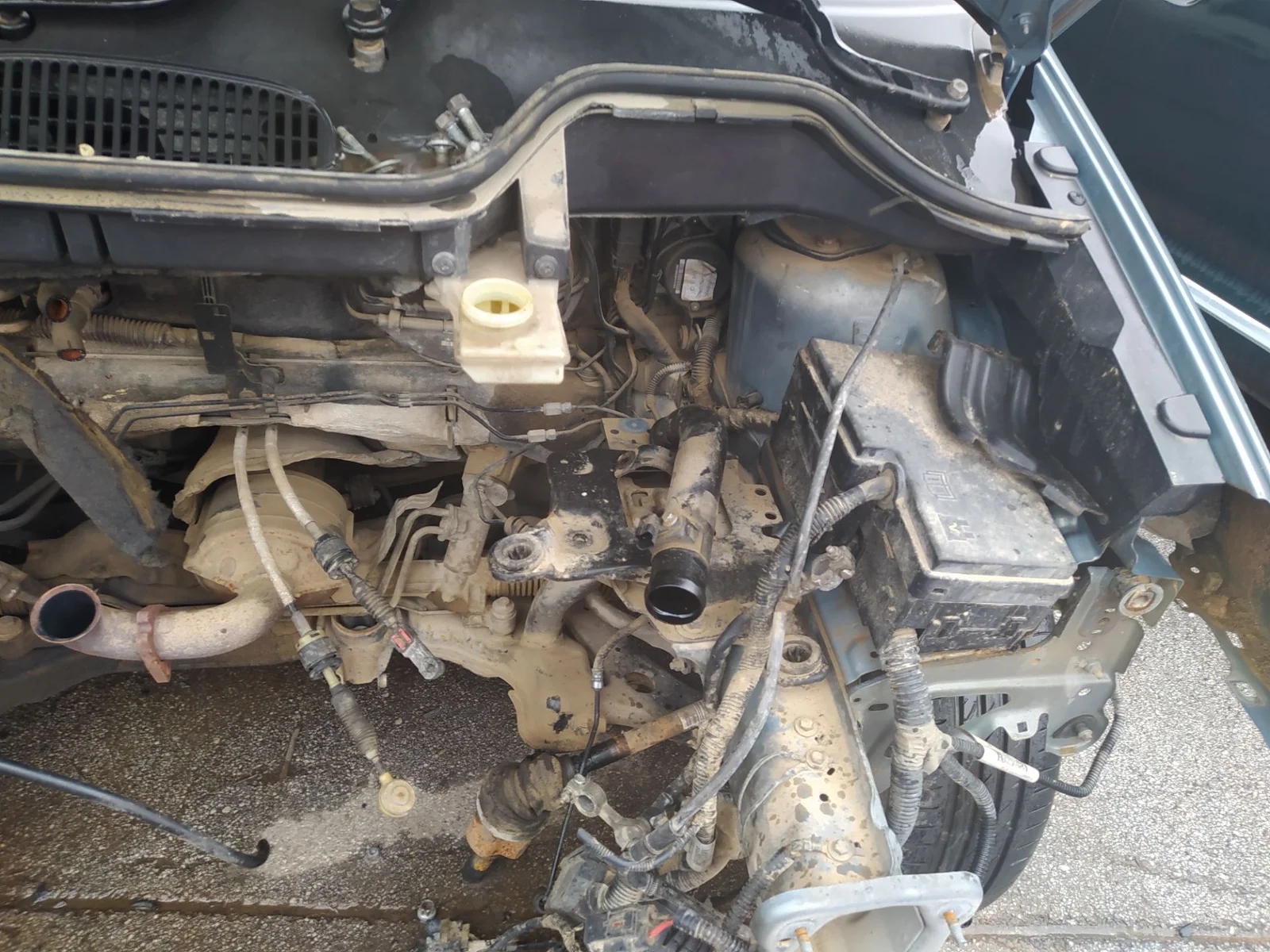 Foto de CAJA RELES / FUSIBLES FORD C-MAX (CB3)(2007) 1.8 TDCi Turbodiesel CAT (116 CV / 85 KW)
