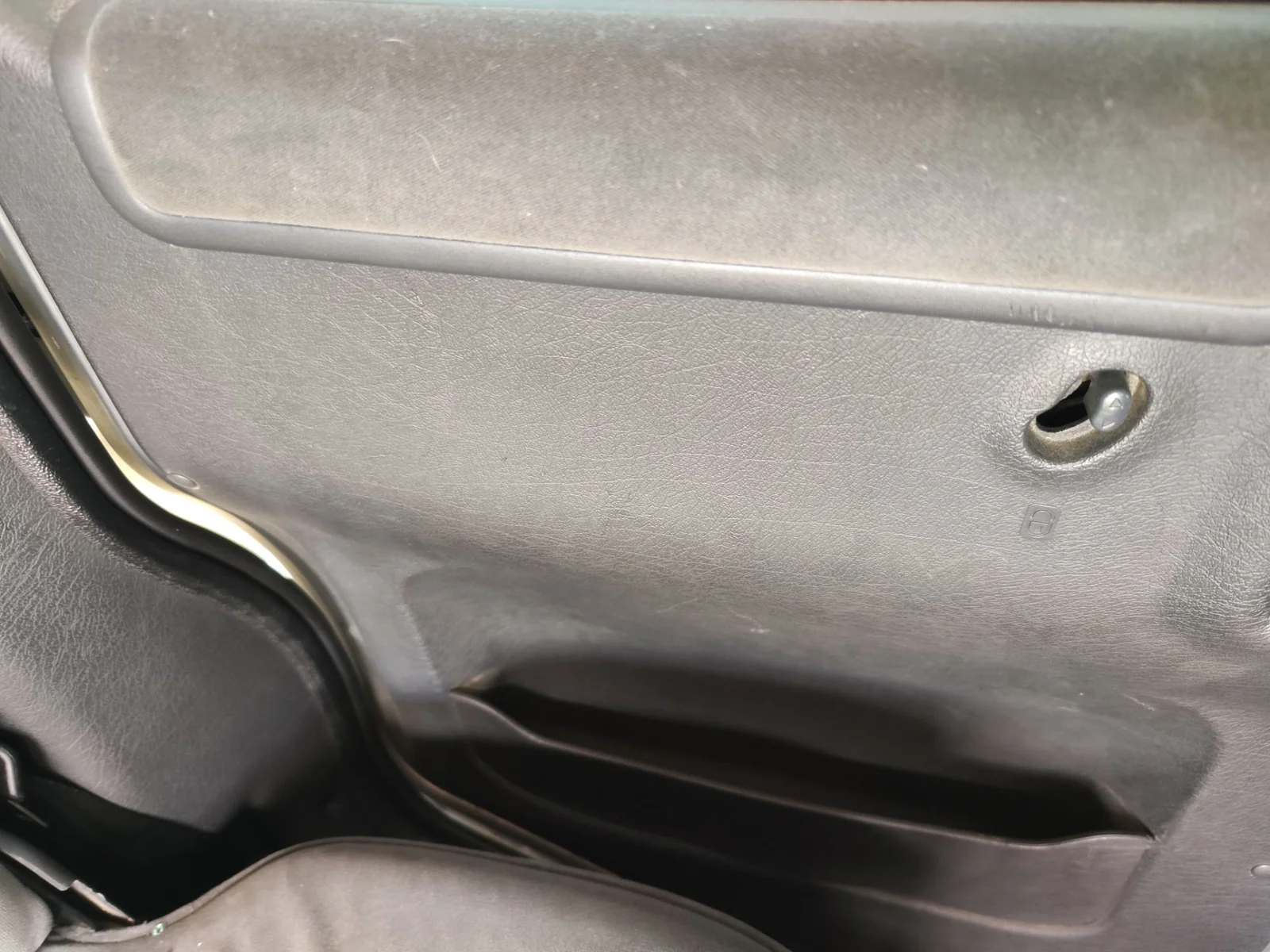 Foto de GUARNECIDO PUERTA TRASERA IZQUIERDA CITROEN BERLINGO 2.0 HDi CAT (RHY / DW10TD) (90 CV / 66 KW) referencia 98331311ZE