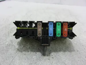 Foto de CAJA RELES / FUSIBLES FIAT II SCUDO (272) COMBI 2.0 JTDM (120 CV / 88 KW) referencia 9636079380