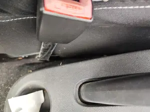 Foto de PRETENSOR AIRBAG IZQUIERDO RENAULT CLIO III 1.2 16V (75 CV / 55 KW)