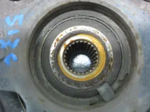 Foto de MANGUETA DELANTERA DERECHA FIAT 500L (330) 1.3 16V JTD CAT (84 CV / 62 KW) referencia 51910431 foto 2