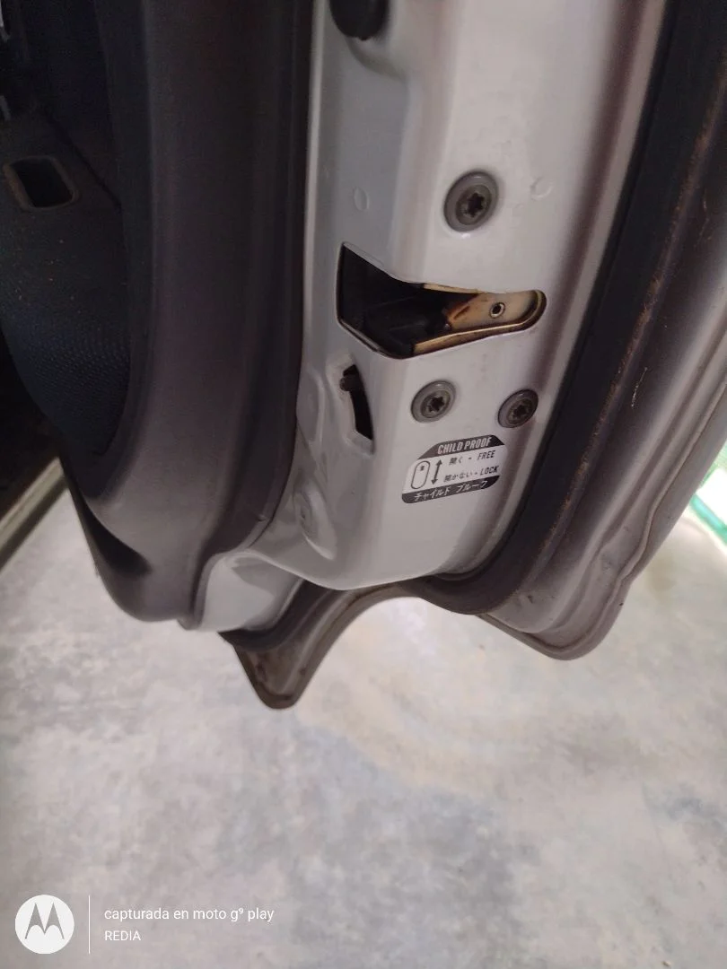 Foto de CERRADURA PUERTA TRASERA DERECHA SUZUKI IGNIS (RG/FH) 1.3 CAT (83 CV / 61 KW)