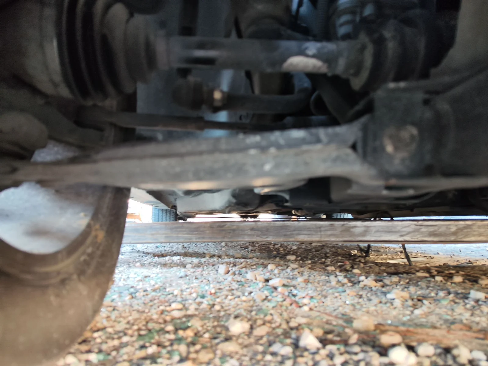 Foto de BRAZO SUSPENSION DELANTERO DERECHO OPEL ASTRA H TWIN TOP 1.9 16V CDTI CAT (Z 19 DTH / LRD) (150 CV / 110 KW)
