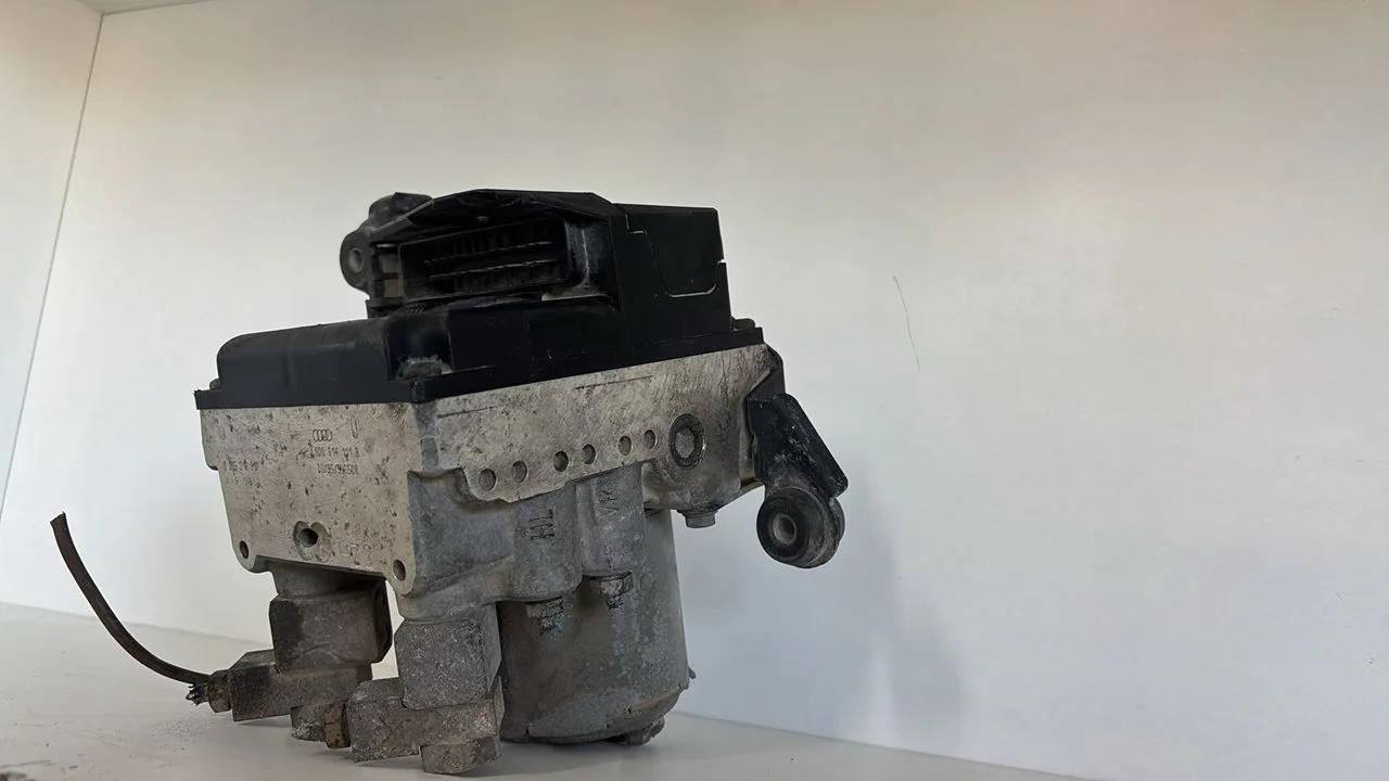 Foto de ABS AUDI A4 AVANT (B5) referencia 8D0614111B