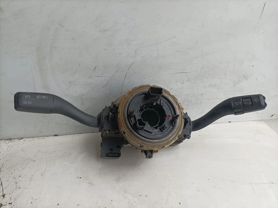 Foto de MANDO MULTIFUNCION AUDI A6 BERLINA (4F2) referencia 4F0910549