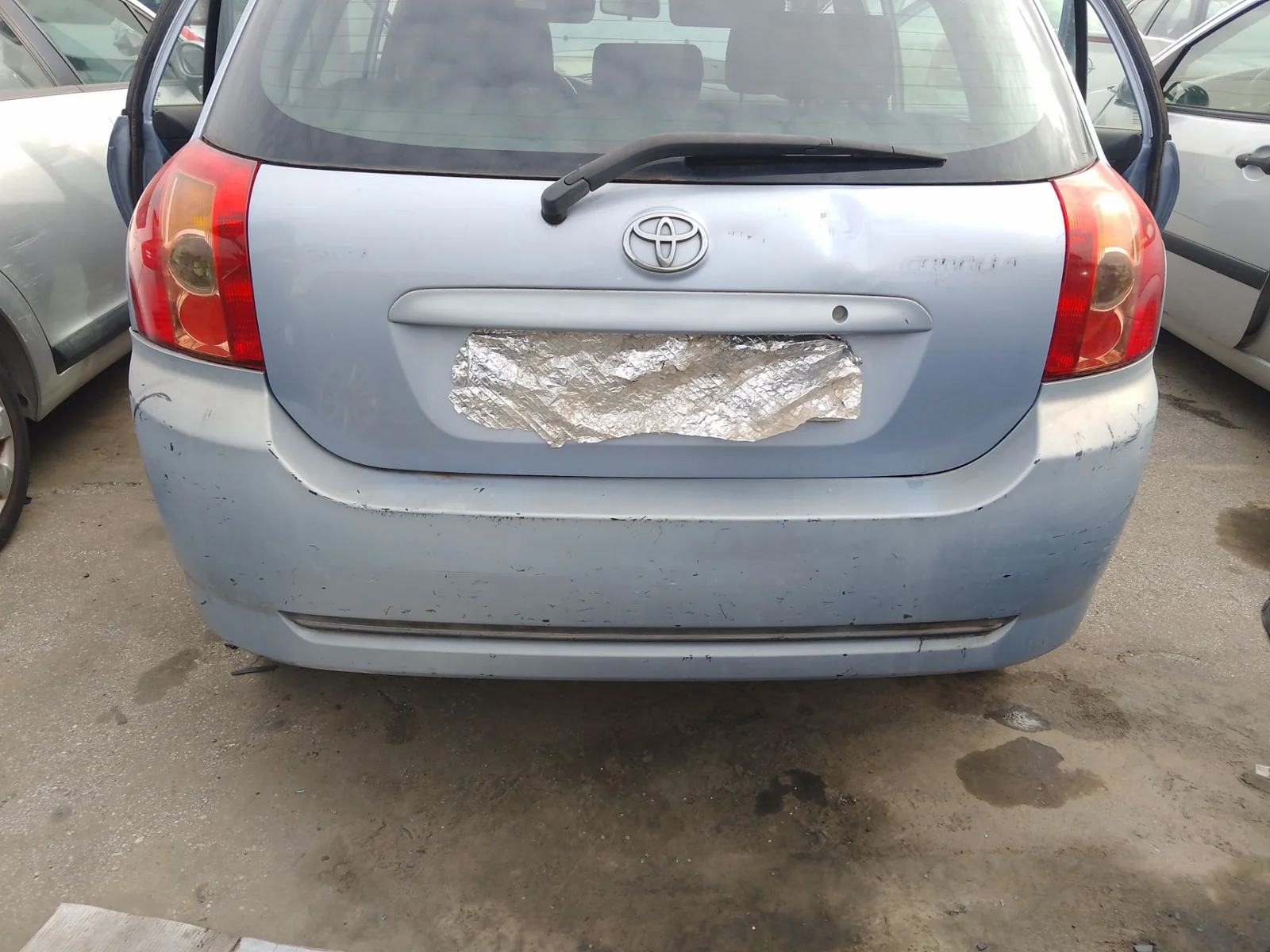 Foto de REFUERZO PARAGOLPES TRASERO TOYOTA COROLLA (E12) 1.4 16V CAT (97 CV / 71 KW)