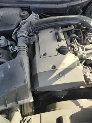 Foto de MOTOR COMPLETO MERCEDES-BENZ SLK (BM 170) ROADSTER 2.0 16V CAT (136 CV / 100 KW) referencia OM111946 foto 4