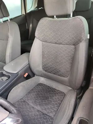 Foto de ASIENTO DELANTERO IZQUIERDO PEUGEOT 3008 1.6 Blue-HDI FAP (120 CV / 88 KW) foto 2