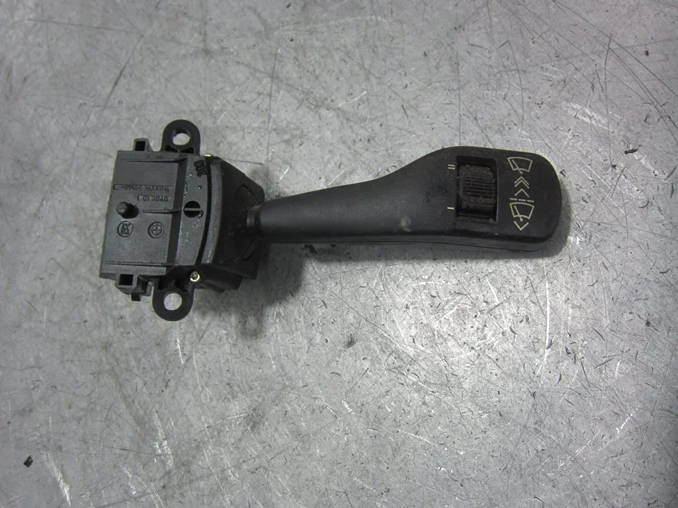 Foto de MANDO LIMPIA BMW SERIE 3 BERLINA (E46) 3.0 24V Turbodiesel CAT (184 CV / 135 KW) referencia 8363664