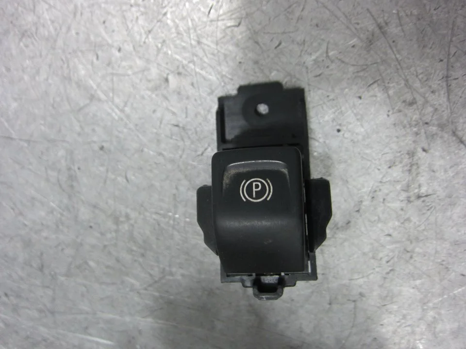 Foto de INTERRUPTOR OPEL INSIGNIA BERLINA 2.0 CDTI CAT (131 CV / 96 KW) referencia 13271123