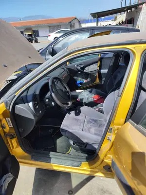 Foto de GOMAS CONTORNO PUERTA CITROEN XSARA BERLINA 1.6 16V CAT (NFU / TU5JP4) (109 CV / 80 KW)