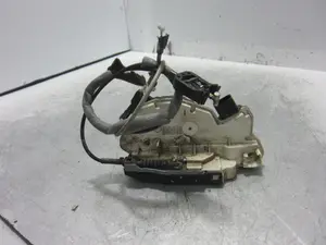 Foto de CERRADURA PUERTA TRASERA DERECHA SEAT IBIZA BERLINA (6J5) 1.2 TDI (75 CV / 55 KW) referencia 5N1837015C foto 3